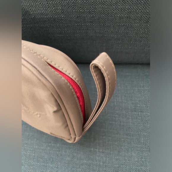 NWOT Salvatore Ferragamo Singapore Airlines First Class Toiletries Travel Pouch - Picture 4 of 12